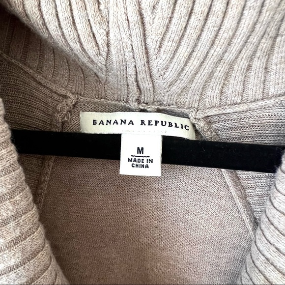 Banana Republic Lightweight Sweater Mini Dress in Tan/Nude/Taupe. Size Medium - Picture 3 of 5